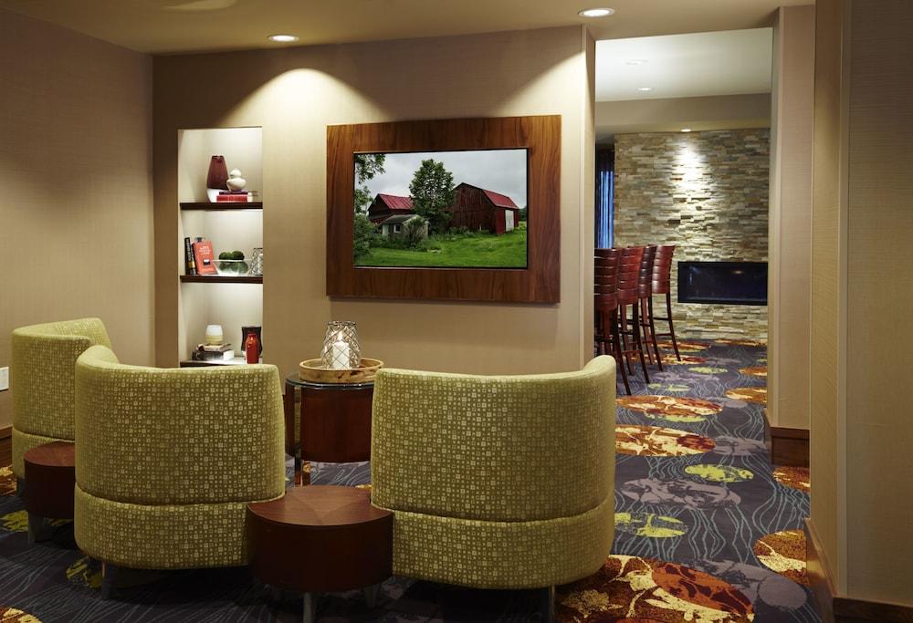 Courtyard By Marriott Ithaca Airport/University Eksteriør bilde