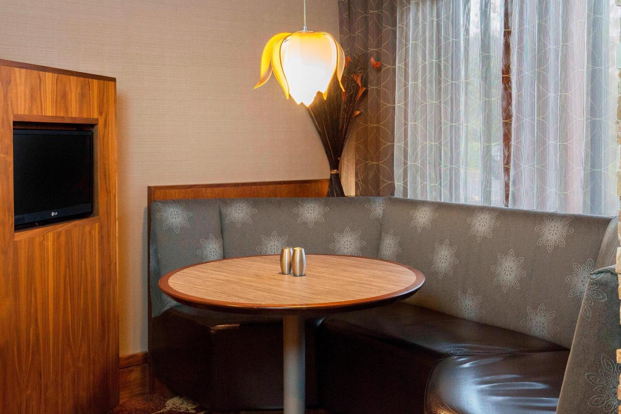 Courtyard By Marriott Ithaca Airport/University Eksteriør bilde
