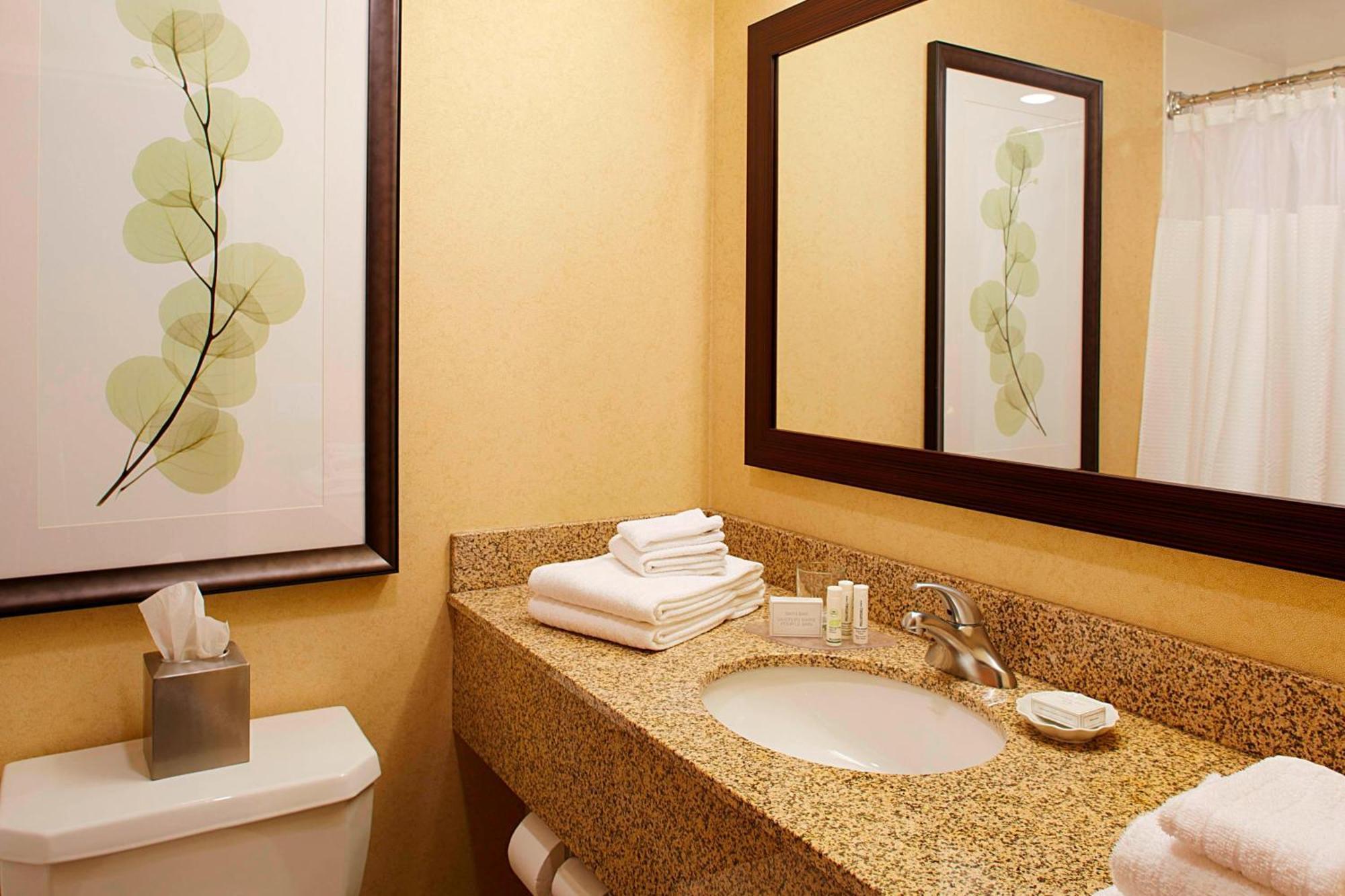 Courtyard By Marriott Ithaca Airport/University Eksteriør bilde